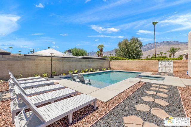 628 S Mountain View Drive, Palm Springs, CA 92264