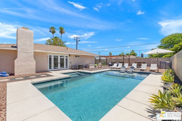 628 S Mountain View Drive, Palm Springs, CA 92264