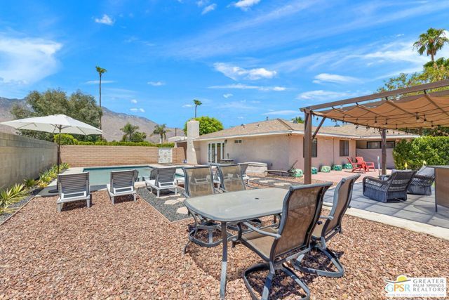 628 S Mountain View Drive, Palm Springs, CA 92264