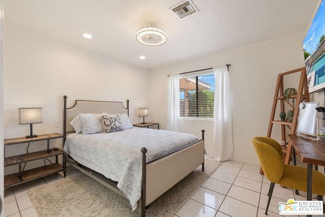 628 S Mountain View Drive, Palm Springs, CA 92264