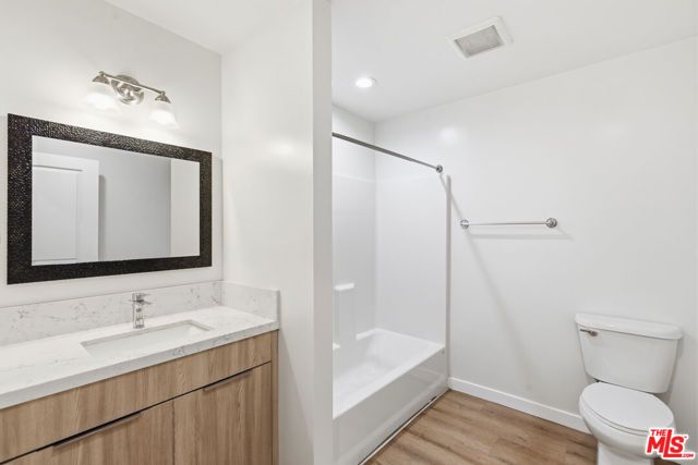 8827 Van Nuys Boulevard 103, Panorama City (los Angeles), CA 91402