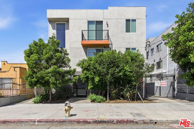 8827 Van Nuys Boulevard 103, Panorama City (los Angeles), CA 91402