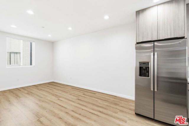 8827 Van Nuys Boulevard 103, Panorama City (los Angeles), CA 91402