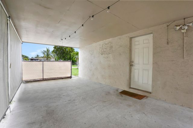 3231 Vassallo Avenue, Palm Springs, FL 33461