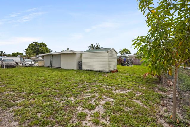 3231 Vassallo Avenue, Palm Springs, FL 33461