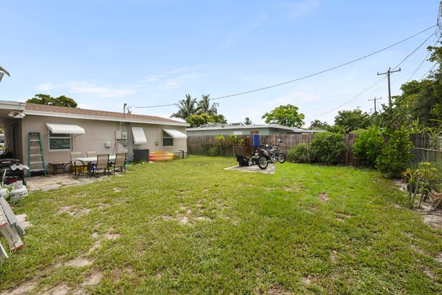3231 Vassallo Avenue, Palm Springs, FL 33461