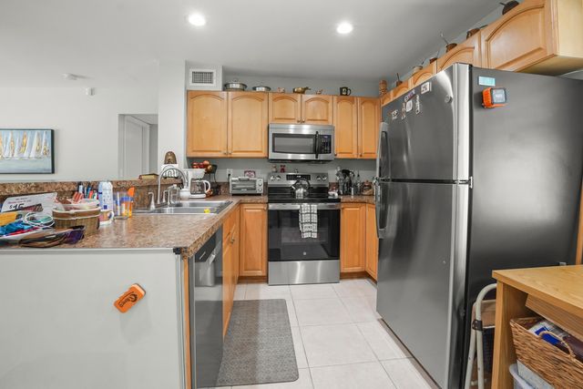 3231 Vassallo Avenue, Palm Springs, FL 33461