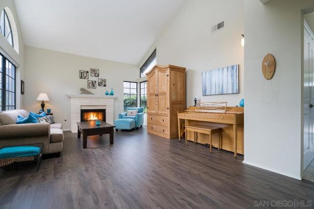 4210 Federman Ln, San Diego, CA 92130