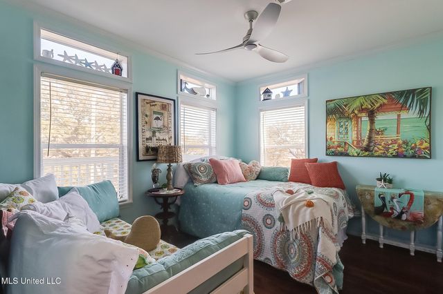 1515 E Beach Boulevard, 212, Pass Christian, MS 39571