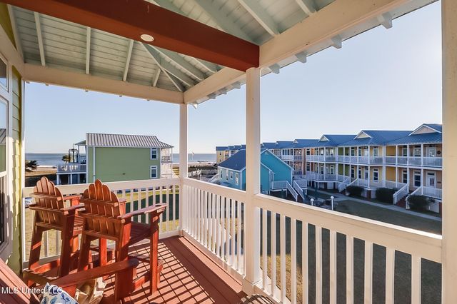 1515 E Beach Boulevard, 212, Pass Christian, MS 39571