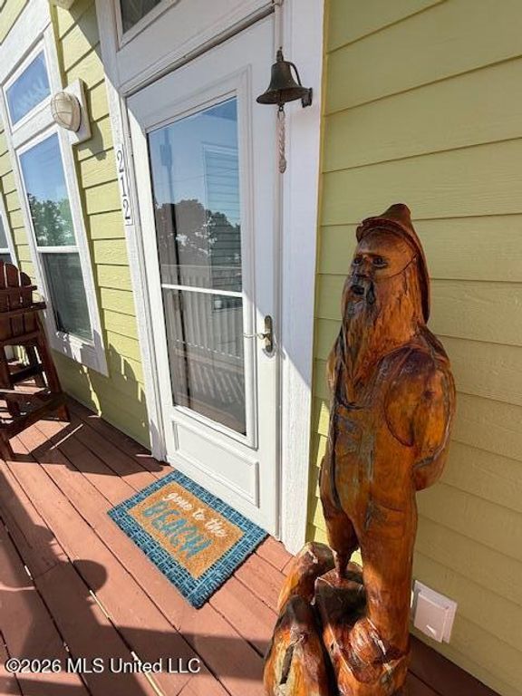 1515 E Beach Boulevard, 212, Pass Christian, MS 39571