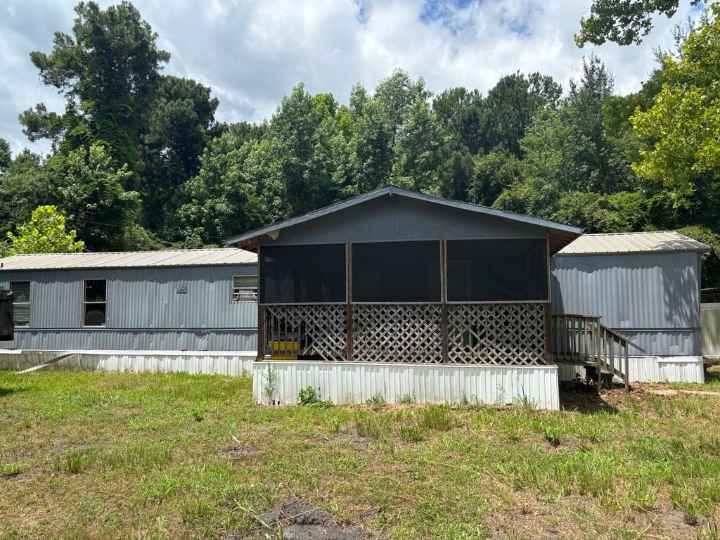 1247 Bennett Loop Rd., Loris, SC 29569