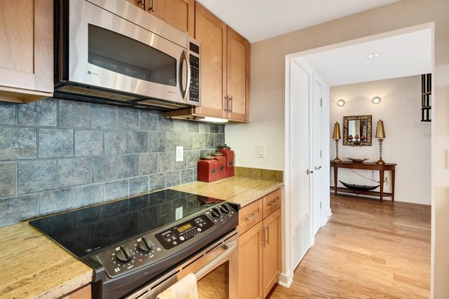 66 Monroe Ave Apt 1004, Memphis, TN 38103