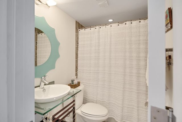 66 Monroe Ave Apt 1004, Memphis, TN 38103