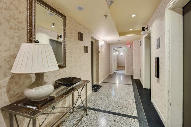 66 Monroe Ave Apt 1004, Memphis, TN 38103