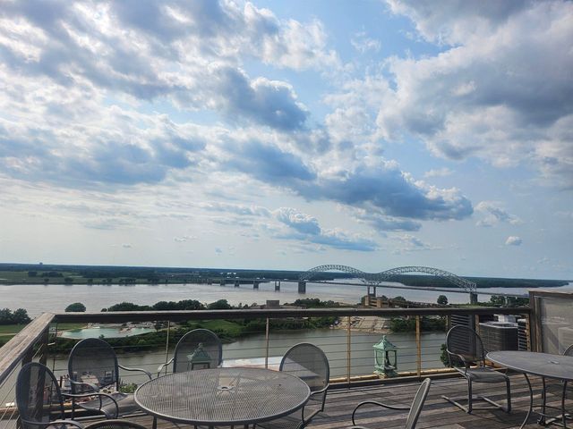 66 Monroe Ave Apt 1004, Memphis, TN 38103