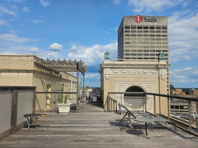 66 Monroe Ave Apt 1004, Memphis, TN 38103