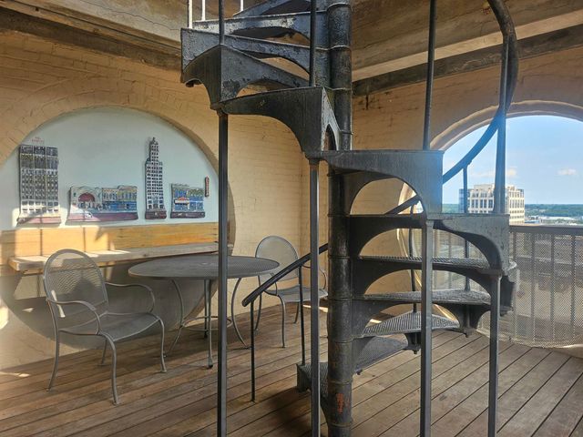 66 Monroe Ave Apt 1004, Memphis, TN 38103