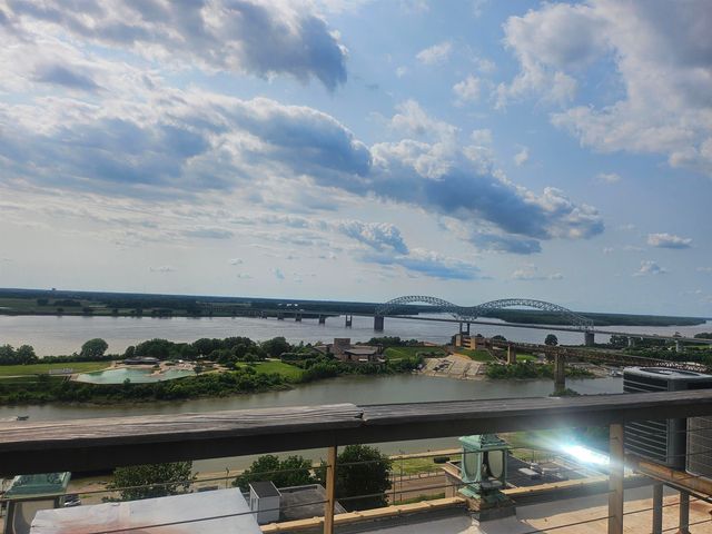 66 Monroe Ave Apt 1004, Memphis, TN 38103