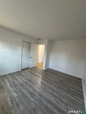 18 West Hills Road, New Haven, CT 06515