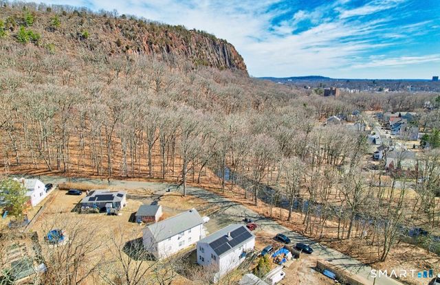 18 West Hills Road, New Haven, CT 06515