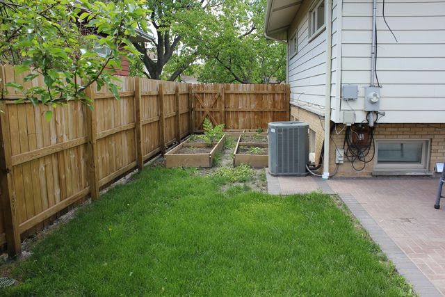 5639 N Manor Lane, Norwood Park Township, IL 60631