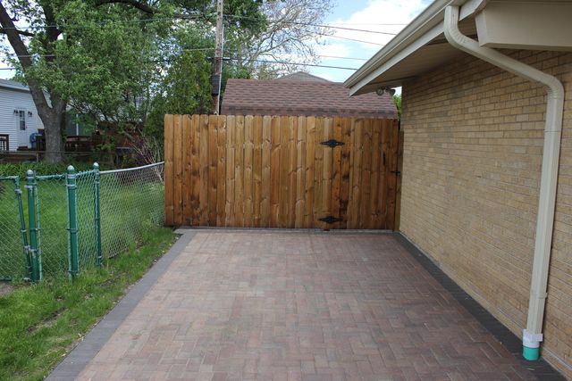5639 N Manor Lane, Norwood Park Township, IL 60631