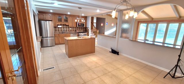 5639 N Manor Lane, Norwood Park Township, IL 60631