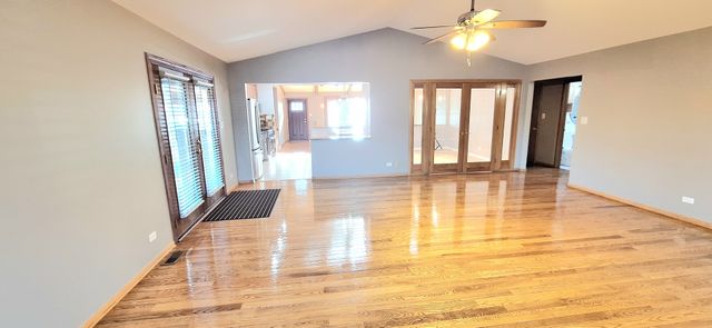 5639 N Manor Lane, Norwood Park Township, IL 60631
