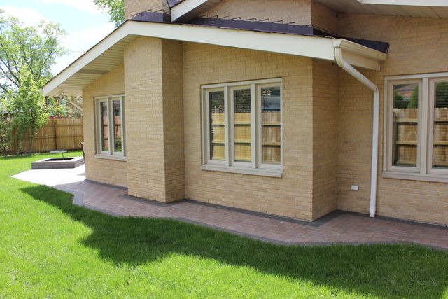 5639 N Manor Lane, Norwood Park Township, IL 60631