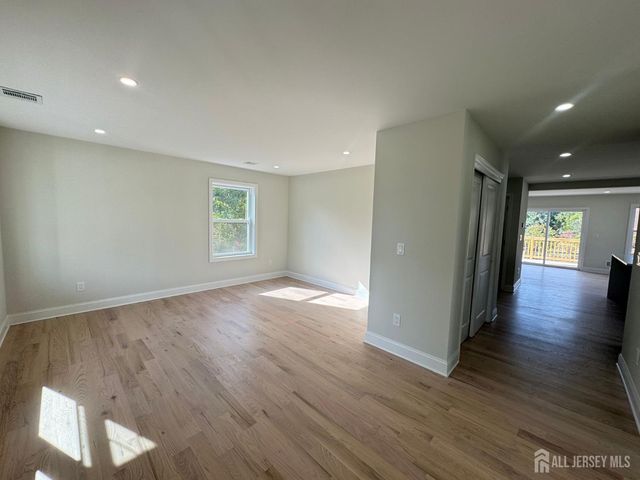 17 John Street, Sayreville, NJ 08857