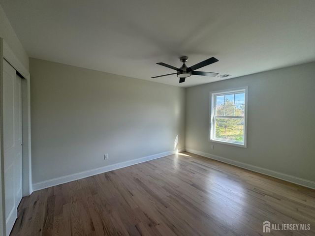 17 John Street, Sayreville, NJ 08857