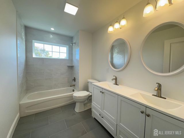 17 John Street, Sayreville, NJ 08857