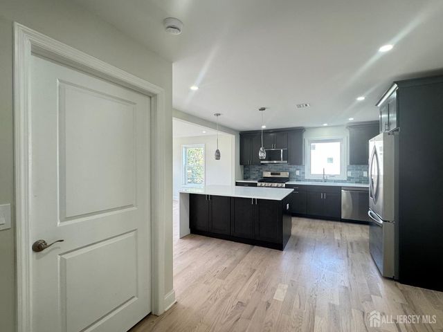 17 John Street, Sayreville, NJ 08857