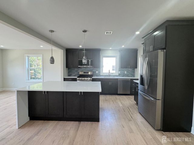 17 John Street, Sayreville, NJ 08857