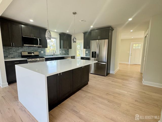 17 John Street, Sayreville, NJ 08857