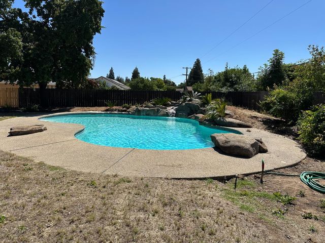 41148 Fig Grove Place, Madera, CA 93636