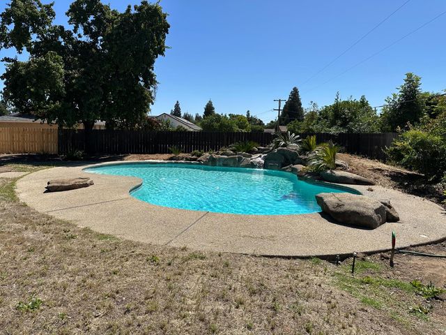 41148 Fig Grove Place, Madera, CA 93636