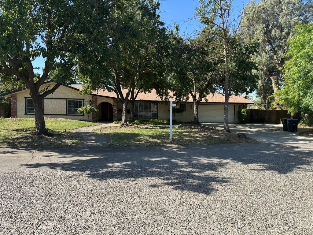 41148 Fig Grove Place, Madera, CA 93636