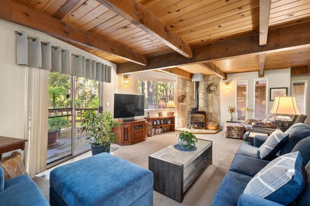 2216 Castlewood Ln, Arnold, CA 95223