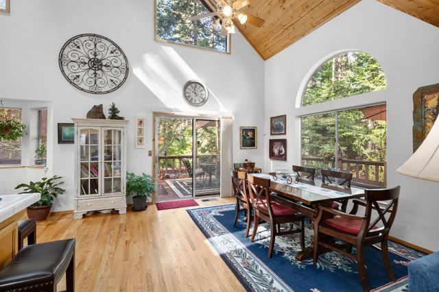 2216 Castlewood Ln, Arnold, CA 95223
