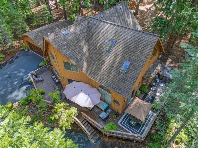 2216 Castlewood Ln, Arnold, CA 95223