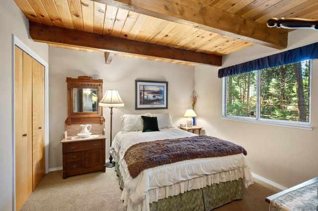 2216 Castlewood Ln, Arnold, CA 95223