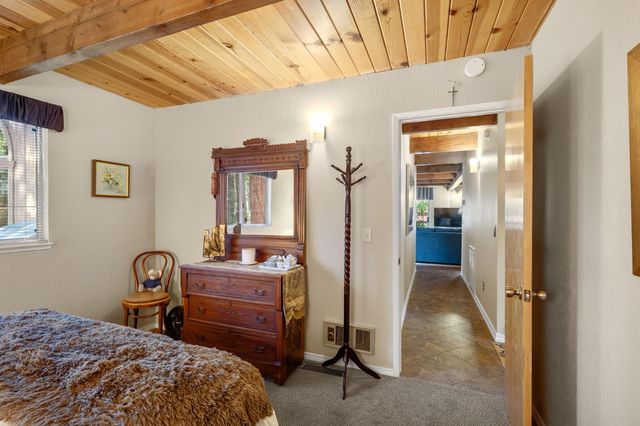 2216 Castlewood Ln, Arnold, CA 95223
