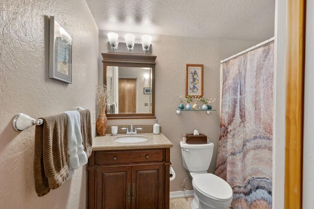 2216 Castlewood Ln, Arnold, CA 95223