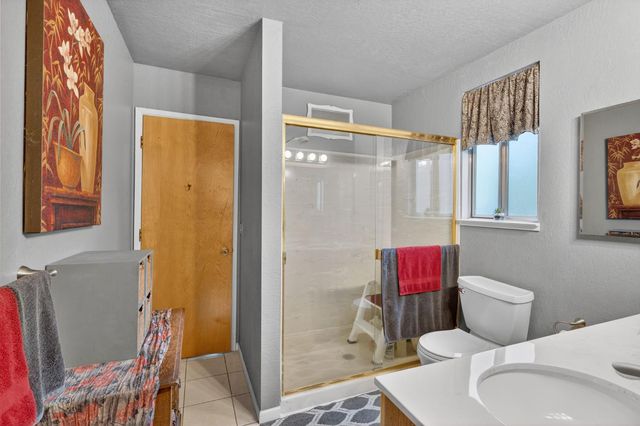 2216 Castlewood Ln, Arnold, CA 95223