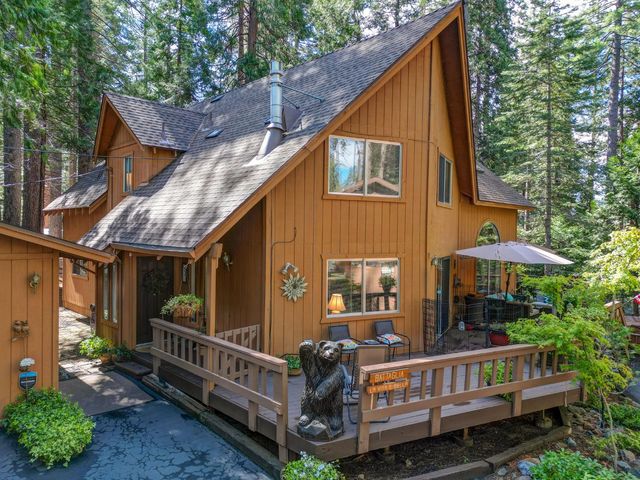 2216 Castlewood Ln, Arnold, CA 95223