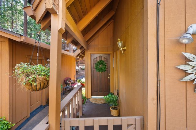 2216 Castlewood Ln, Arnold, CA 95223