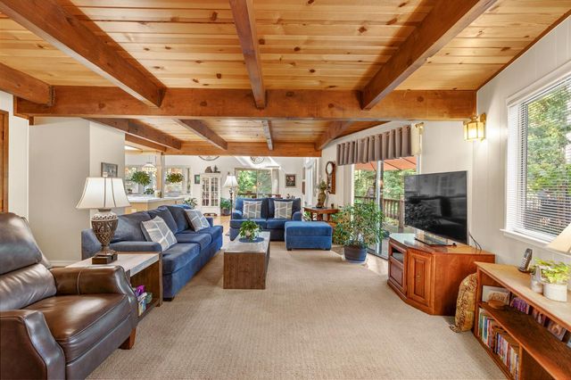 2216 Castlewood Ln, Arnold, CA 95223