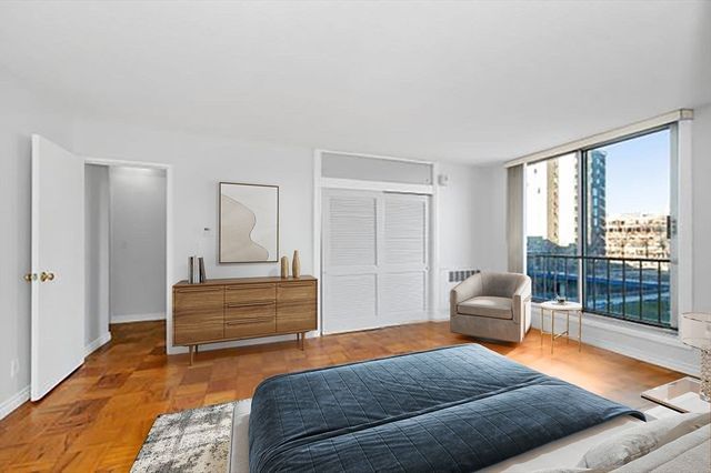 77 Pond Avenue 401, Brookline, MA 02445